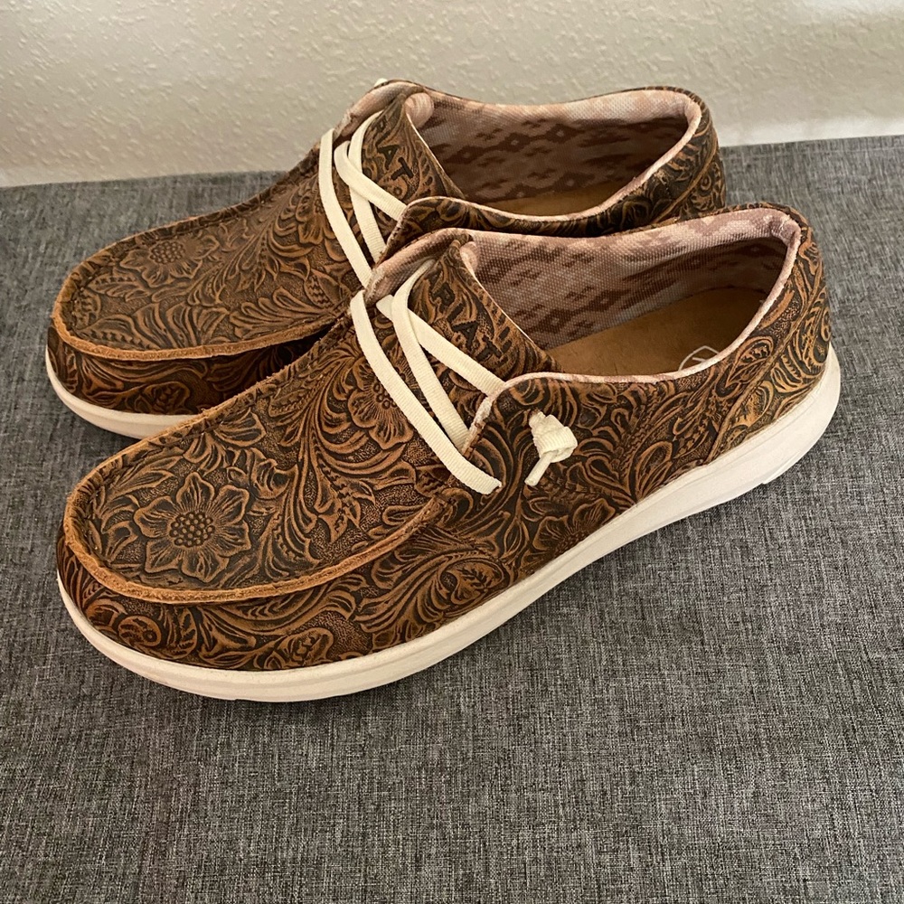 Ariat Hilo Brown Floral Embossed Size 9 Worn